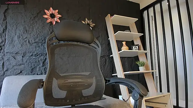 JacksonMuller  online show from December 5, 2025, 12:48 pm