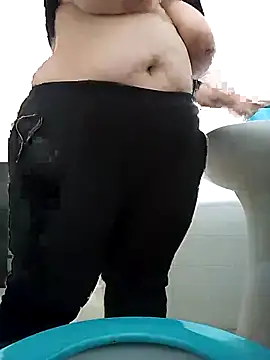 Snapshot of sonia1488 chatting on December 19, 2024, 1:29 pm sonia1488 online show from December 19, 2024, 1:29 pm