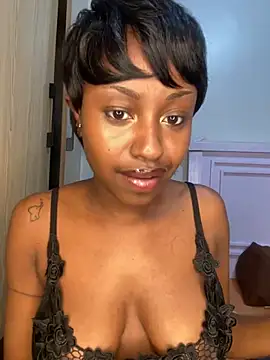 hot daily online show from February 3, 2025, 10:32 pm