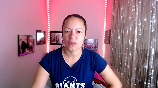 Cristal w online show from March 12, 2025, 12:26 pm