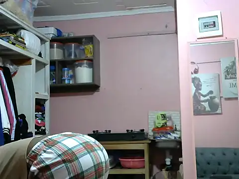 Snapshot of slender-qwene chatting on February 27, 2026, 9:09 am slender-qwene online show from February 27, 2026, 9:09 am