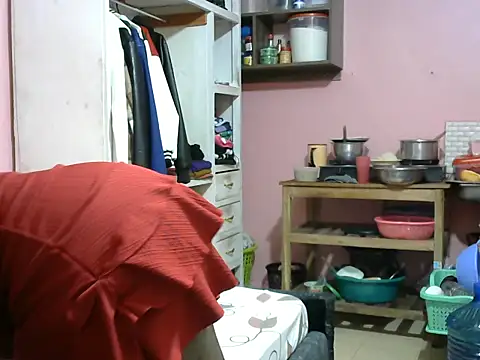 Snapshot of slender-qwene chatting on February 23, 2026, 9:10 am slender-qwene online show from February 23, 2026, 9:10 am