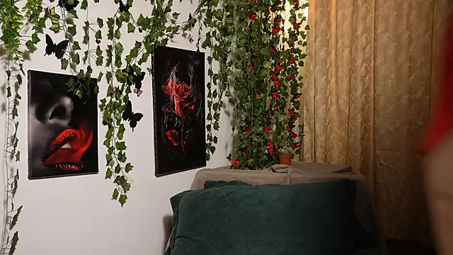 NaughtYHomemadE online show from October 8, 2025, 3:35 pm