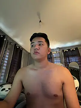 xgregor07 online show from April 28, 2026, 7:35 am