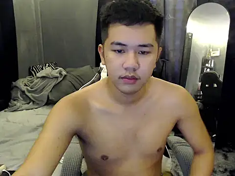 xgregor07 online show from November 2, 2025, 7:13 am