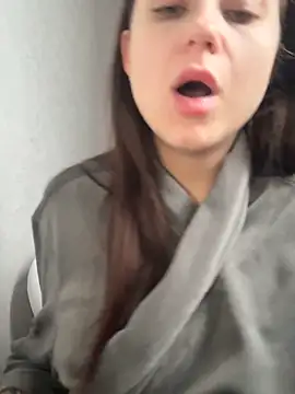 ellie ssexy online show from October 14, 2025, 4:13 am