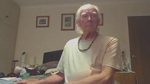 WaverlyKernow online show from March 21, 2025, 2:51 pm