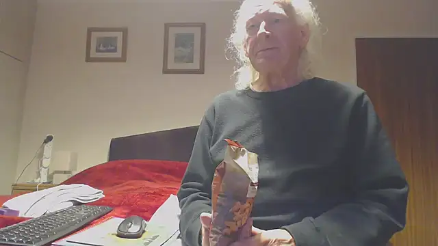 WaverlyKernow online show from December 15, 2025, 3:29 pm