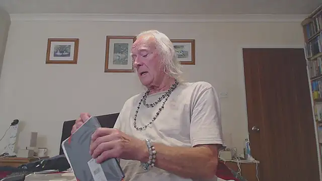 WaverlyKernow online show from October 25, 2025, 9:41 am