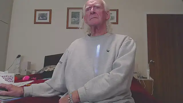 WaverlyKernow online show from November 2, 2025, 1:05 pm