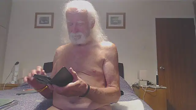 Snapshot of WaverlyKernow chatting on June 21, 2026, 9:15 am WaverlyKernow online show from June 21, 2026, 9:15 am