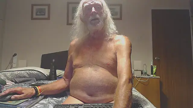 Snapshot of WaverlyKernow chatting on July 18, 2026, 8:17 pm WaverlyKernow online show from July 18, 2026, 8:17 pm