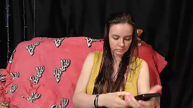 Snapshot of Milana69 chatting on November 4, 2025, 8:18 am Milana69 online show from November 4, 2025, 8:18 am