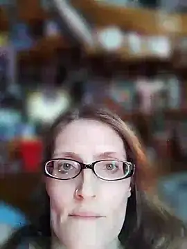 Snapshot of beelzebubblesxo chatting on April 10, 2026, 5:42 pm beelzebubblesxo online show from April 10, 2026, 5:42 pm