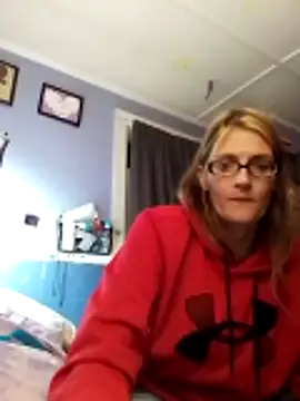 Snapshot of beelzebubblesxo chatting on October 16, 2025, 5:38 am beelzebubblesxo online show from October 16, 2025, 5:38 am