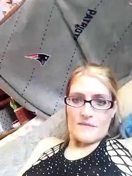 Snapshot of beelzebubblesxo chatting on September 24, 2025, 1:50 pm beelzebubblesxo online show from September 24, 2025, 1:50 pm