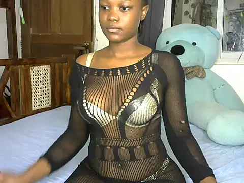Snapshot of Tonya01_Angels_ chatting on May 3, 2026, 5:01 am Tonya01 Angels online show from May 3, 2026, 5:01 am
