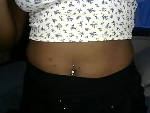 Tonya01 Angels  online show from November 17, 2025, 4:27 am