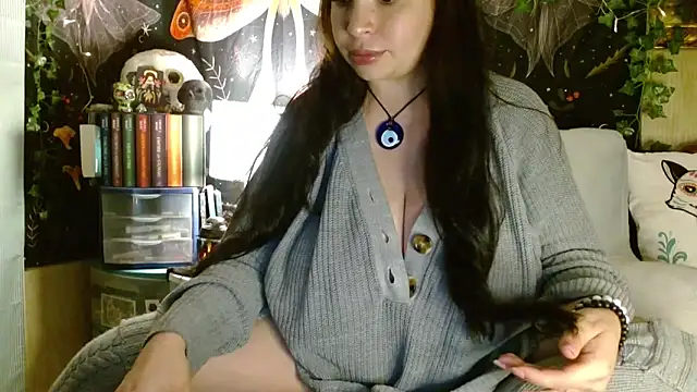 ShaeVictoria online show from December 1, 2025, 1:39 am