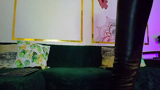 PandoraVolkov online show from April 15, 2026, 7:36 am