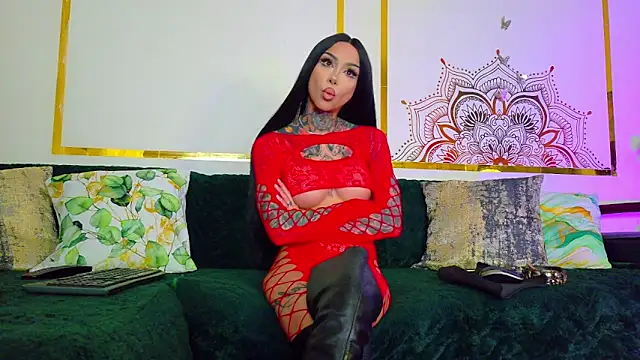 PandoraVolkov online show from April 7, 2026, 7:37 pm