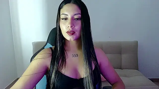 Lia 14  online show from February 20, 2026, 8:55 pm