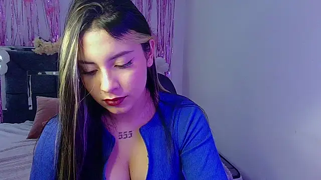 Snapshot of Lia_14_ chatting on October 15, 2025, 5:21 pm Lia 14 online show from October 15, 2025, 5:21 pm