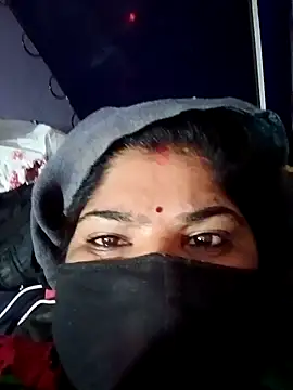 Snapshot of Hotmohni chatting on January 3, 2025, 12:22 am Hotmohni online show from January 3, 2025, 12:22 am