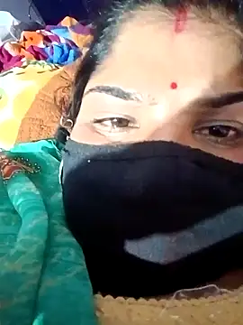 Snapshot of Hotmohni chatting on January 15, 2025, 4:21 pm Hotmohni online show from January 15, 2025, 4:21 pm