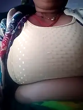 Snapshot of Hotmohni chatting on February 6, 2025, 5:46 am Hotmohni online show from February 6, 2025, 5:46 am