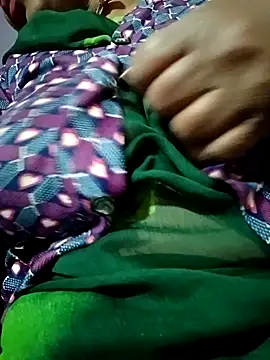 Snapshot of Hotmohni chatting on February 5, 2025, 9:46 am Hotmohni online show from February 5, 2025, 9:46 am