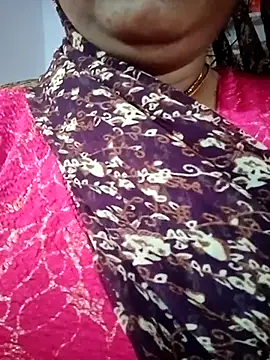 Snapshot of Hotmohni chatting on February 24, 2025, 7:55 am Hotmohni online show from February 24, 2025, 7:55 am