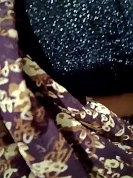 Snapshot of Hotmohni chatting on March 9, 2025, 4:11 pm Hotmohni online show from March 9, 2025, 4:11 pm