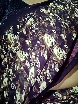 Snapshot of Hotmohni chatting on February 18, 2025, 7:41 pm Hotmohni online show from February 18, 2025, 7:41 pm