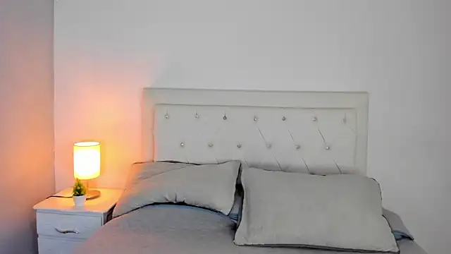 MELISSA ALVAREZ online show from September 22, 2025, 9:15 am