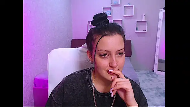 Snapshot of SkarlettMonliss chatting on October 15, 2025, 7:22 pm SkarlettMonliss online show from October 15, 2025, 7:22 pm