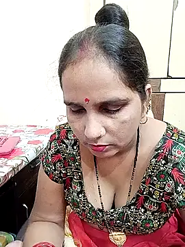 Snapshot of reemacouple007 chatting on September 20, 2025, 8:41 am reemacouple007 online show from September 20, 2025, 8:41 am