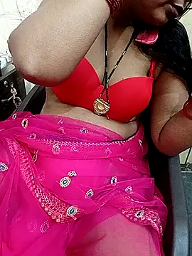 Snapshot of reemacouple007 chatting on October 5, 2025, 5:14 pm reemacouple007 online show from October 5, 2025, 5:14 pm