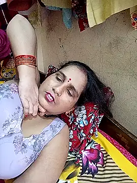 Snapshot of reemacouple007 chatting on September 24, 2025, 8:54 am reemacouple007 online show from September 24, 2025, 8:54 am