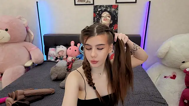 dolly ll online show from November 9, 2025, 1:26 pm