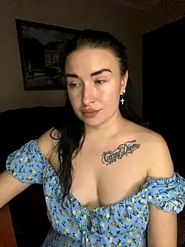 Roxana Bell online show from November 25, 2025, 8:31 pm