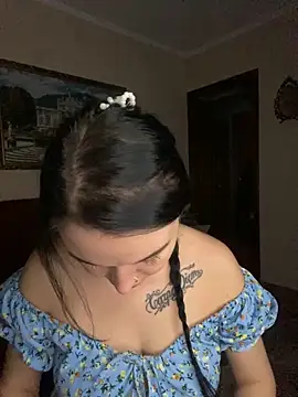 Snapshot of Roxana_Bell chatting on March 4, 2026, 2:36 pm Roxana Bell online show from March 4, 2026, 2:36 pm