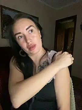 Snapshot of Roxana_Bell chatting on June 20, 2026, 1:27 pm Roxana Bell online show from June 20, 2026, 1:27 pm
