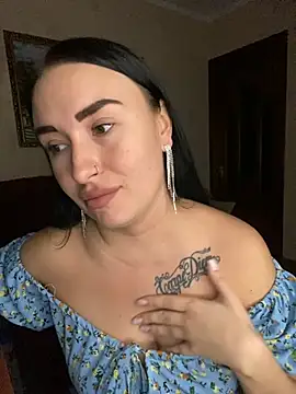 Snapshot of Roxana_Bell chatting on February 9, 2026, 7:34 pm Roxana Bell online show from February 9, 2026, 7:34 pm