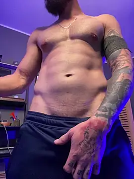 MachineDien online show from April 22, 2026, 9:10 pm