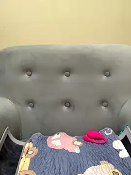 Linda-Mora online show from September 9, 2025, 6:06 pm
