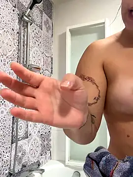 Snapshot of Coupleorny chatting on October 29, 2025, 7:57 pm Coupleorny online show from October 29, 2025, 7:57 pm