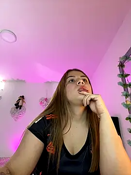 Snapshot of little_tifanny82 chatting on October 17, 2025, 5:15 pm little tifanny82 online show from October 17, 2025, 5:15 pm