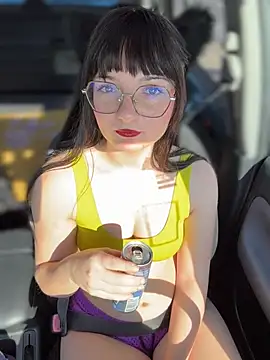 urpuppymoon online show from February 5, 2026, 6:59 pm