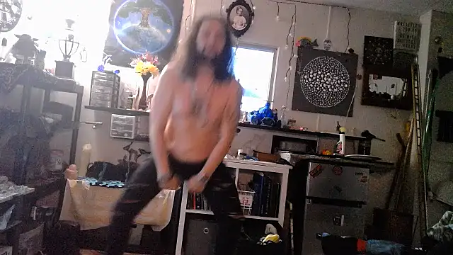 Snapshot of BobbyQ29 chatting on February 18, 2026, 2:24 pm BobbyQ29 online show from February 18, 2026, 2:24 pm